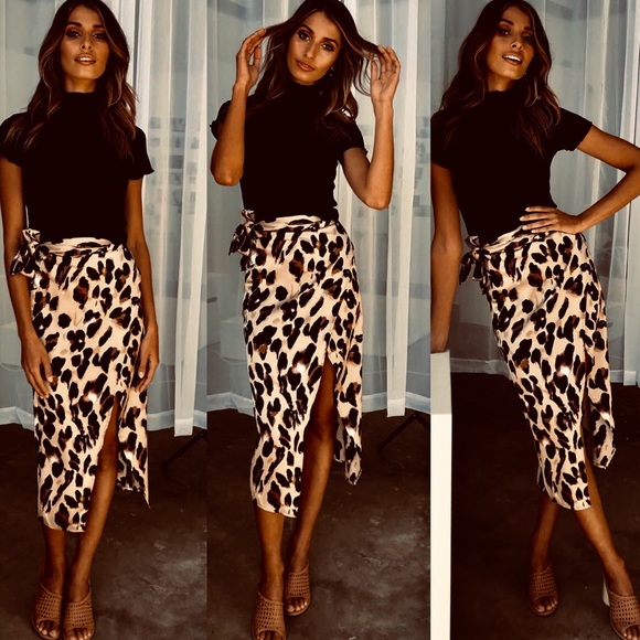 🐾WILD SIDE🐾LEOPARD PRINT WRAP SKIRT/SARONG-NEW - Picture 2 of 8